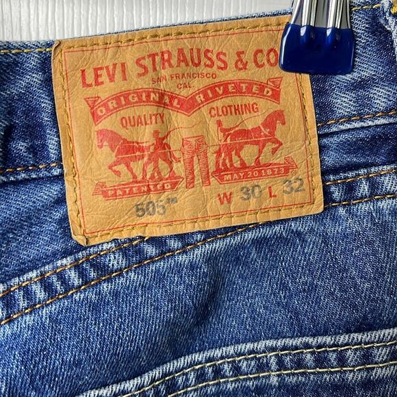 Levi’s 505 Cutoff Jean Bermuda length Shorts Dark Blue 30 - Picture 8 of 9